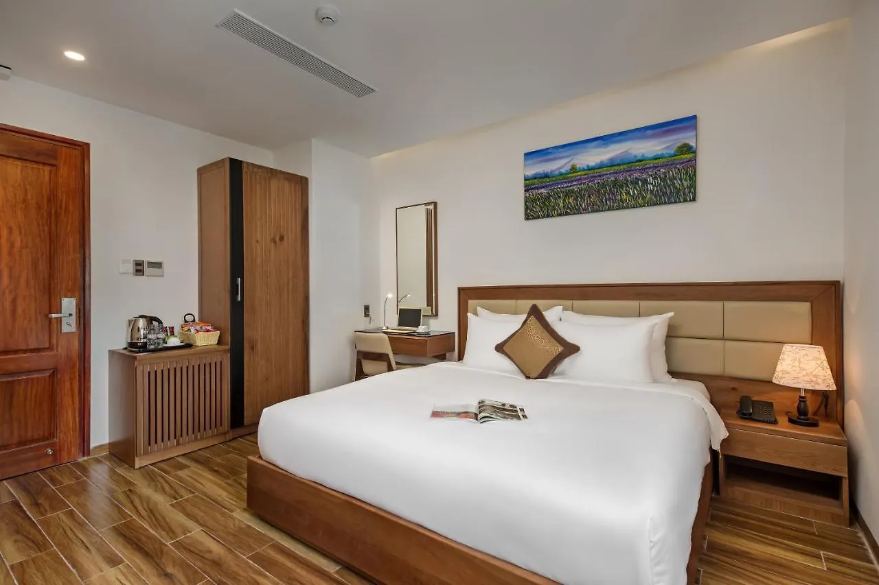 Alisia Beach Hotel Da Nang 4*,