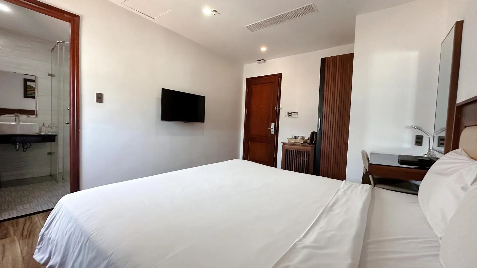 Alisia Beach Hotel Da Nang