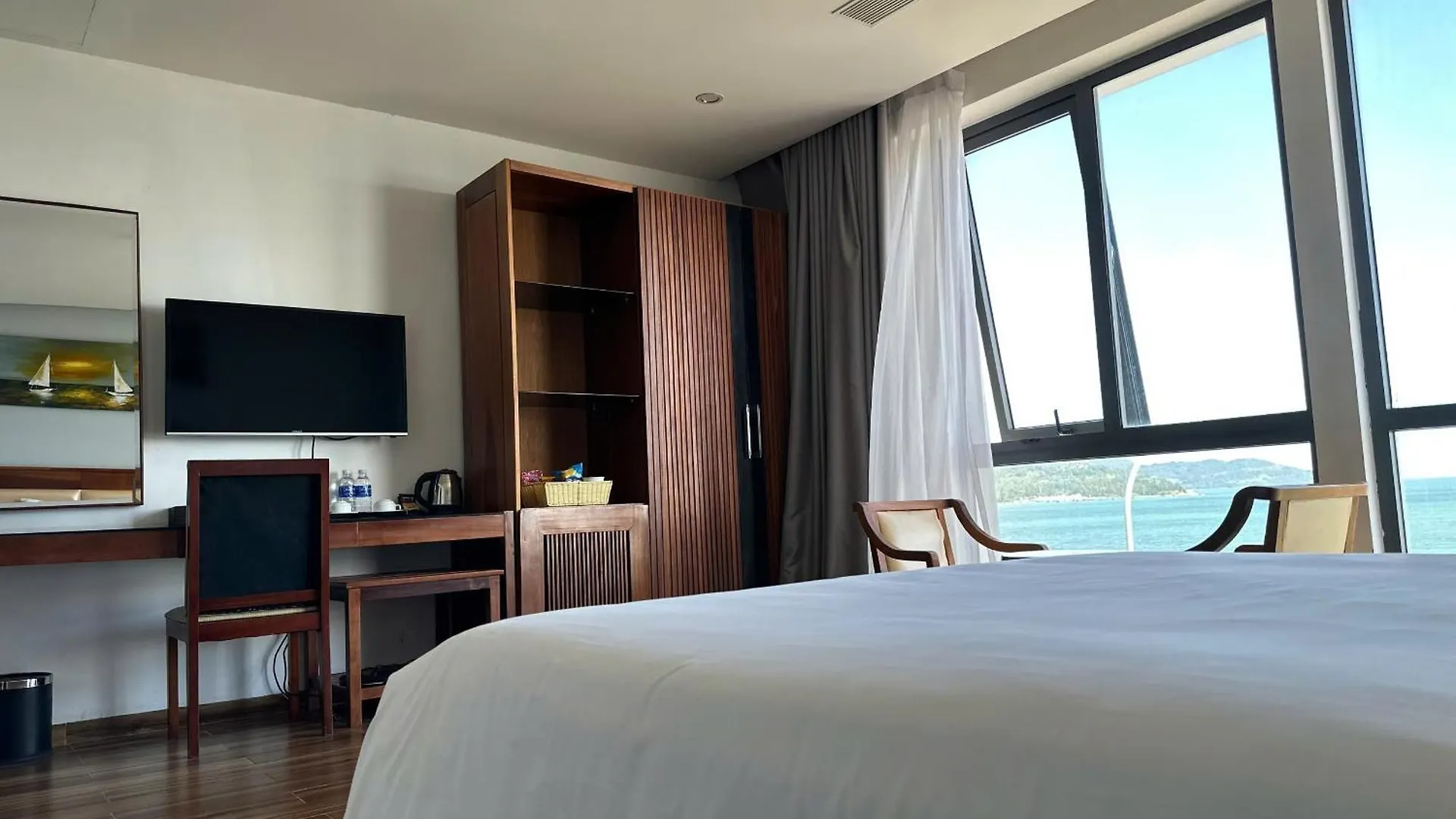 Alisia Beach Hotel Da Nang 4*,